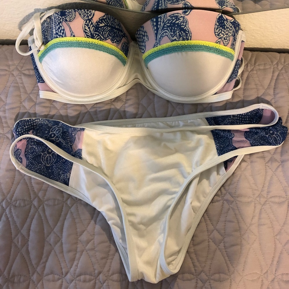 Victoria’s Secret Bikini👙
